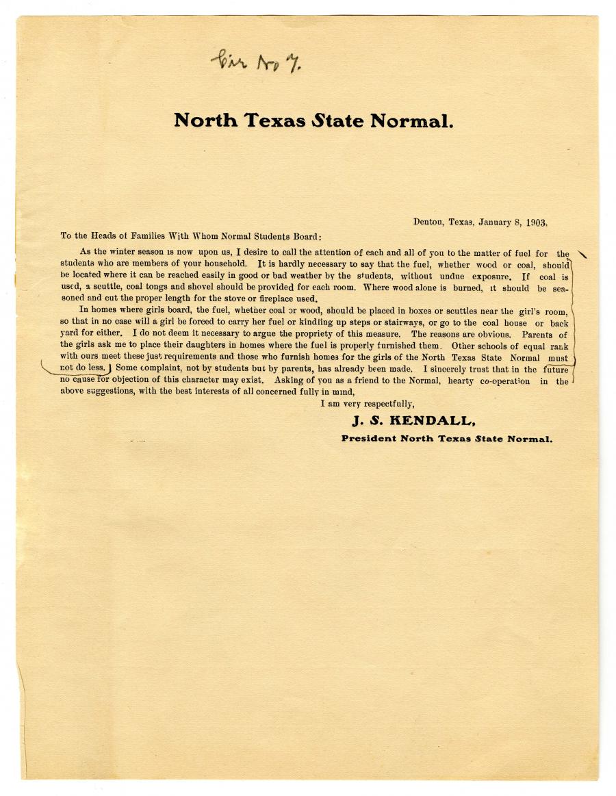 Una carta escrita a máquina con el título Escuela Normal Estatal del Norte de Texas y firmada por J.S. Kendall.
